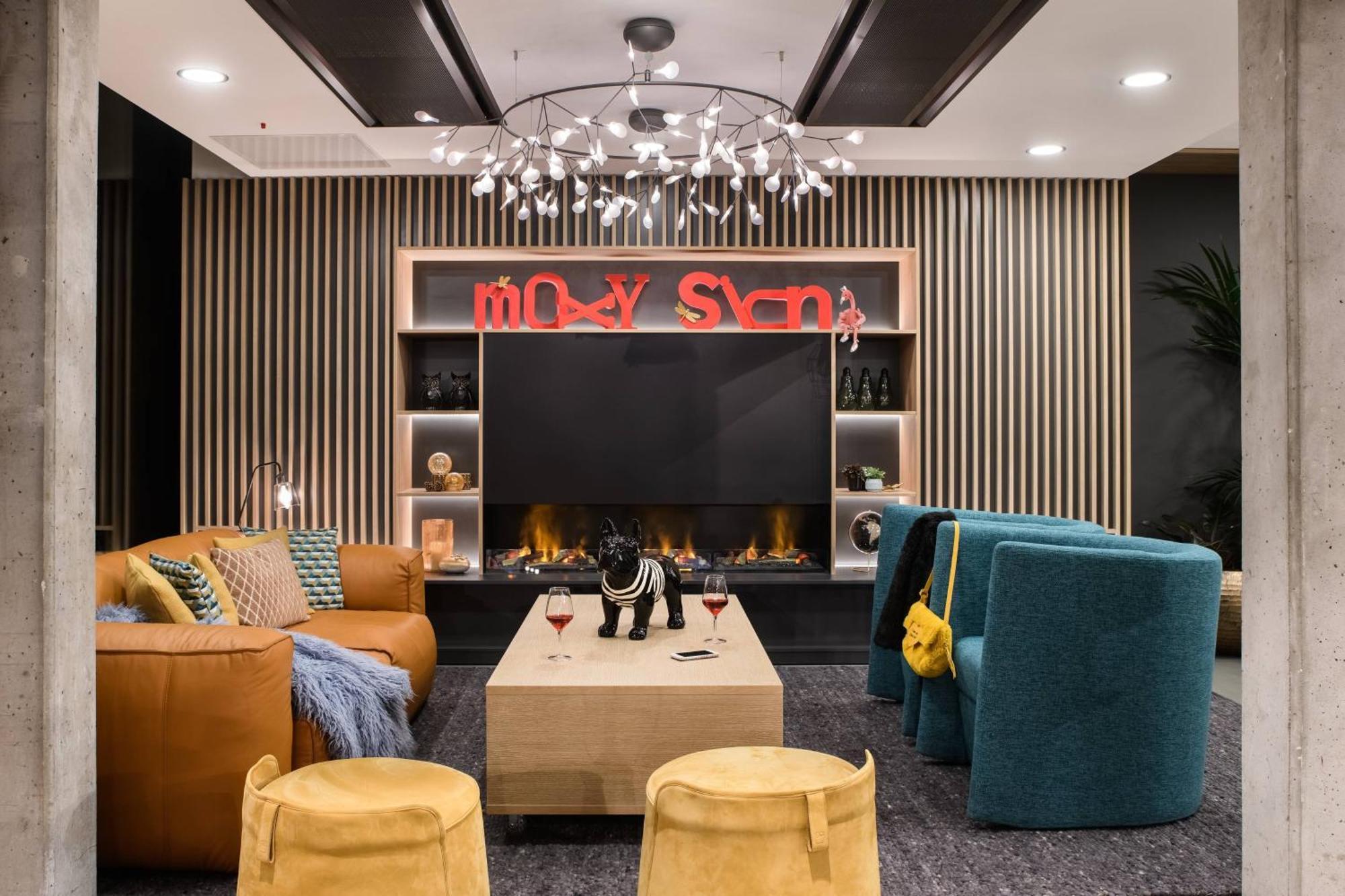 Moxy Sion Hotel Exterior photo