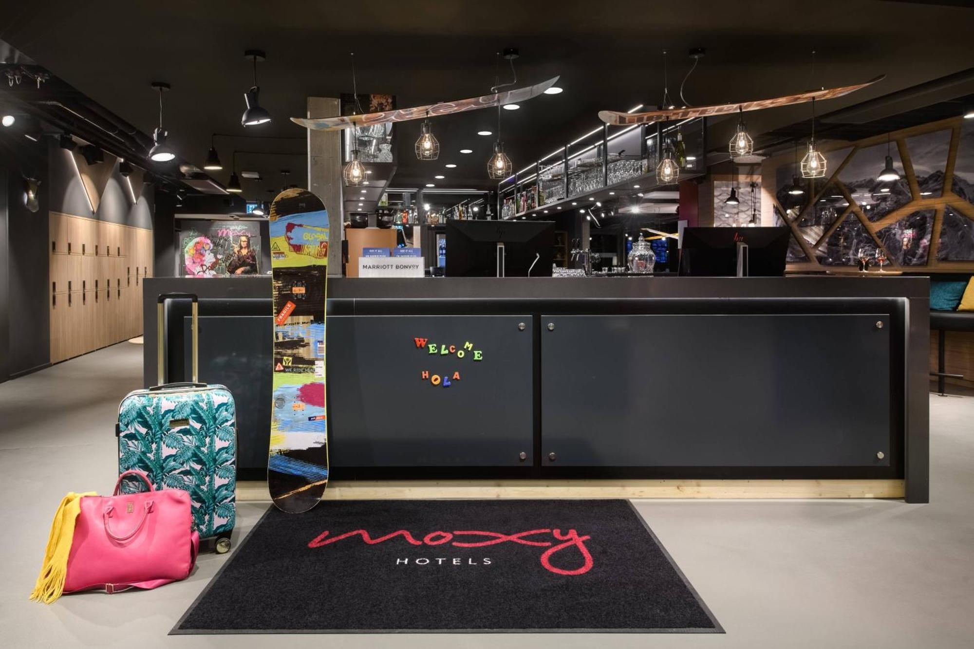 Moxy Sion Hotel Exterior photo